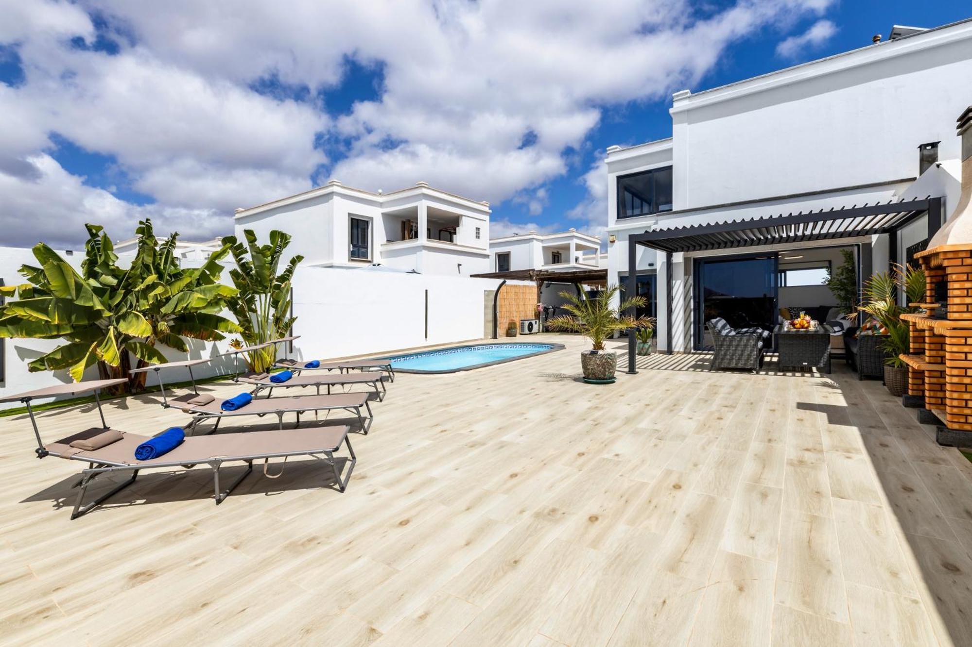 Villa Playa Blanca - Heated Pool, Aircon Bagian luar foto