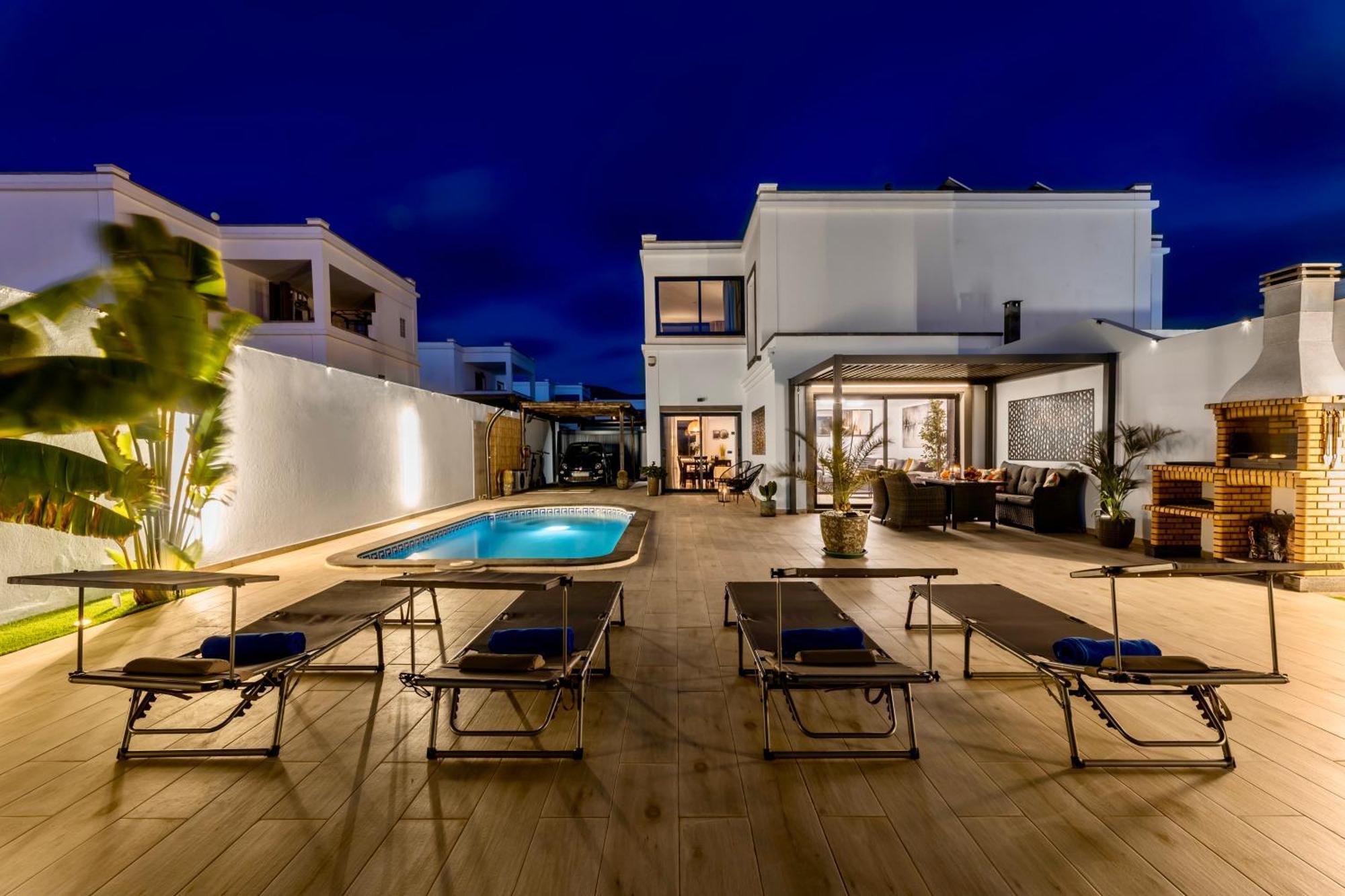 Villa Playa Blanca - Heated Pool, Aircon Bagian luar foto